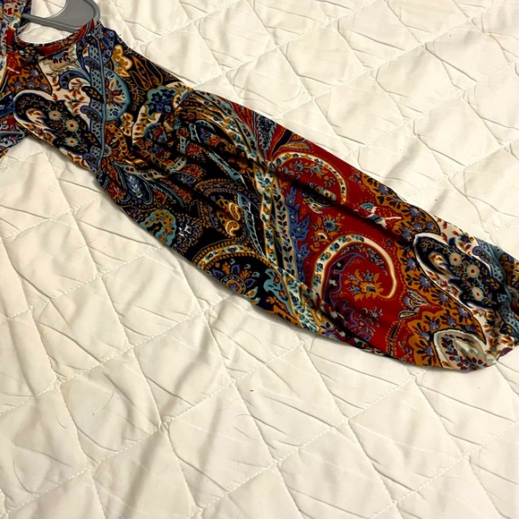 VENUS Cold Shoulder Paisley top SZ SMALL - Picture 5 of 5